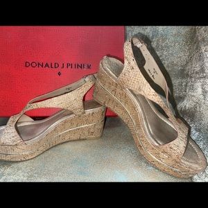 Donald J Pliner Wedges